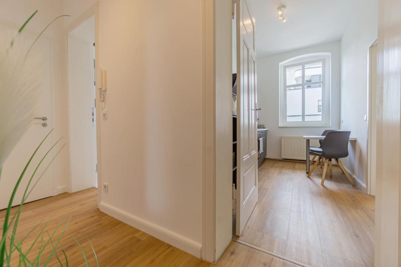 Modernes Apartment - Zentral, Ruhig, Wlan, Netflix, Kueche, Schreibtisch, Parkplatz, Waschtrockner Cottbus Exterior foto